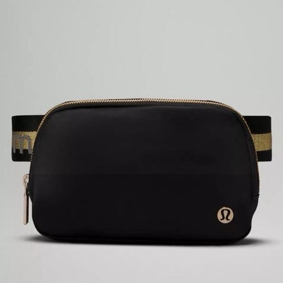 Lululemon Everywhere Belt Bag Black Gold Logo Strap Limited Edition NEW/NWT!! - Picture 9 of 11